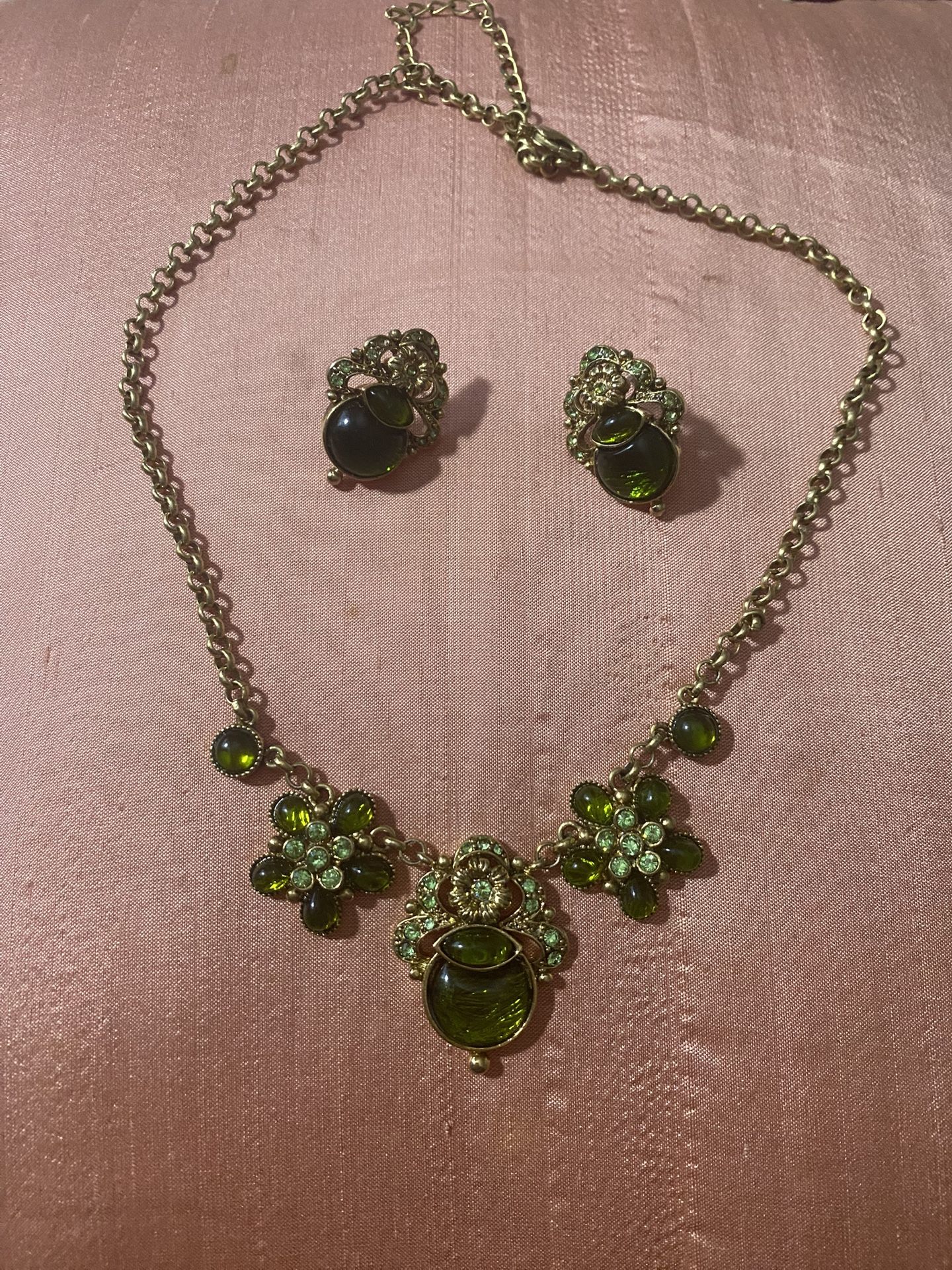 Very antique $25 set