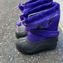 Columbia size 12 Kids Snow Boots