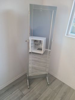 Jewelry Mirror