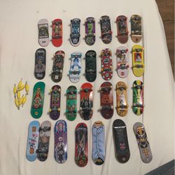 tech decks 28 fingerboards + 8 skate tools 