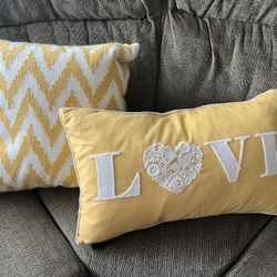 Pillows - Decorative