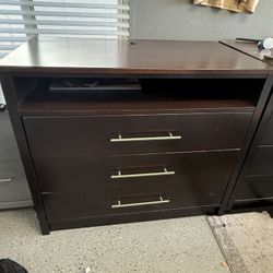 Breach USA Dresser / Entertainment Center 