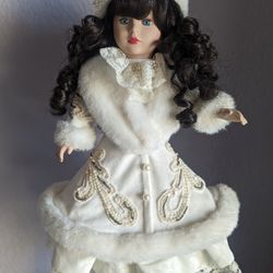 VINTAGE Collectible  Memories Doll