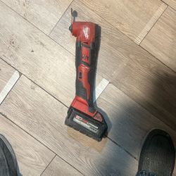 Milwaukee Multiuser $150dlls  W/Battery 
