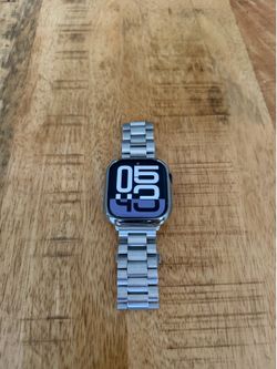 Apple Watch Series 10 46mm GPS + Metal Band + Original Band + Charger