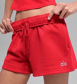 Alo yoga accolade shorts bright red women’s XS
