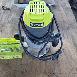RYOBI Corded Router 