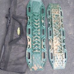 Smittybilt Traction Boards For Vehicle Recovery 