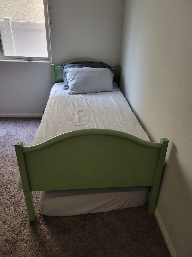 Green Twin Bed Frame With Mattress 