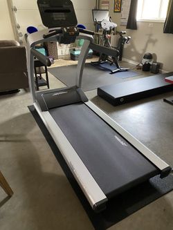 Life Fitness Treadmill Model T5
