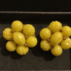 Vintage Clip on Earrings ,made In Hongkong 