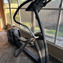 COMMERCIAL PRECOR EFX 5.23 ELLIPTICAL TRAINER 