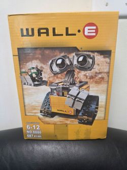 WALL-E Replica LEGO (687 pieces) - Brand New Sealed