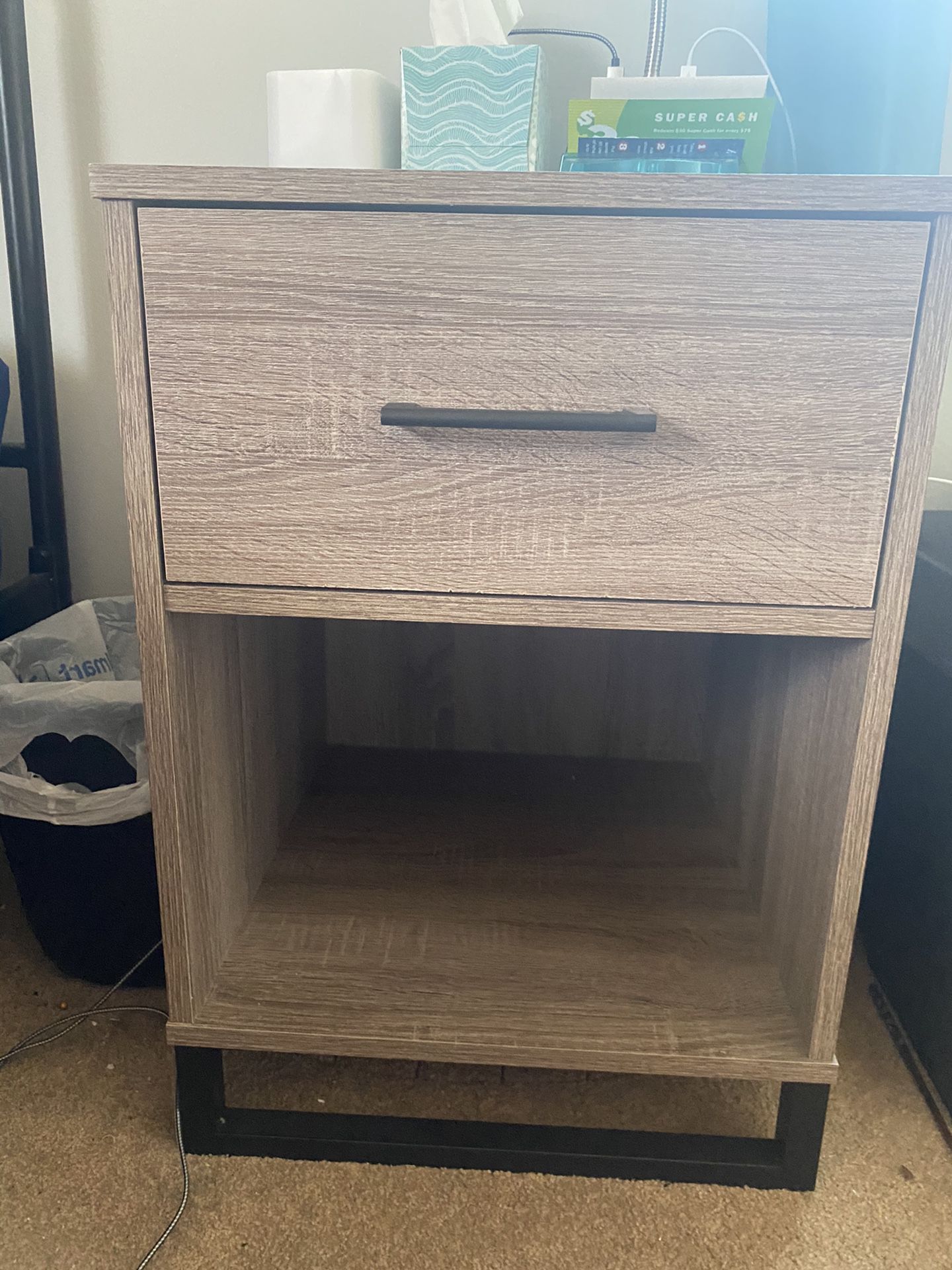 End Table / Bedside Table