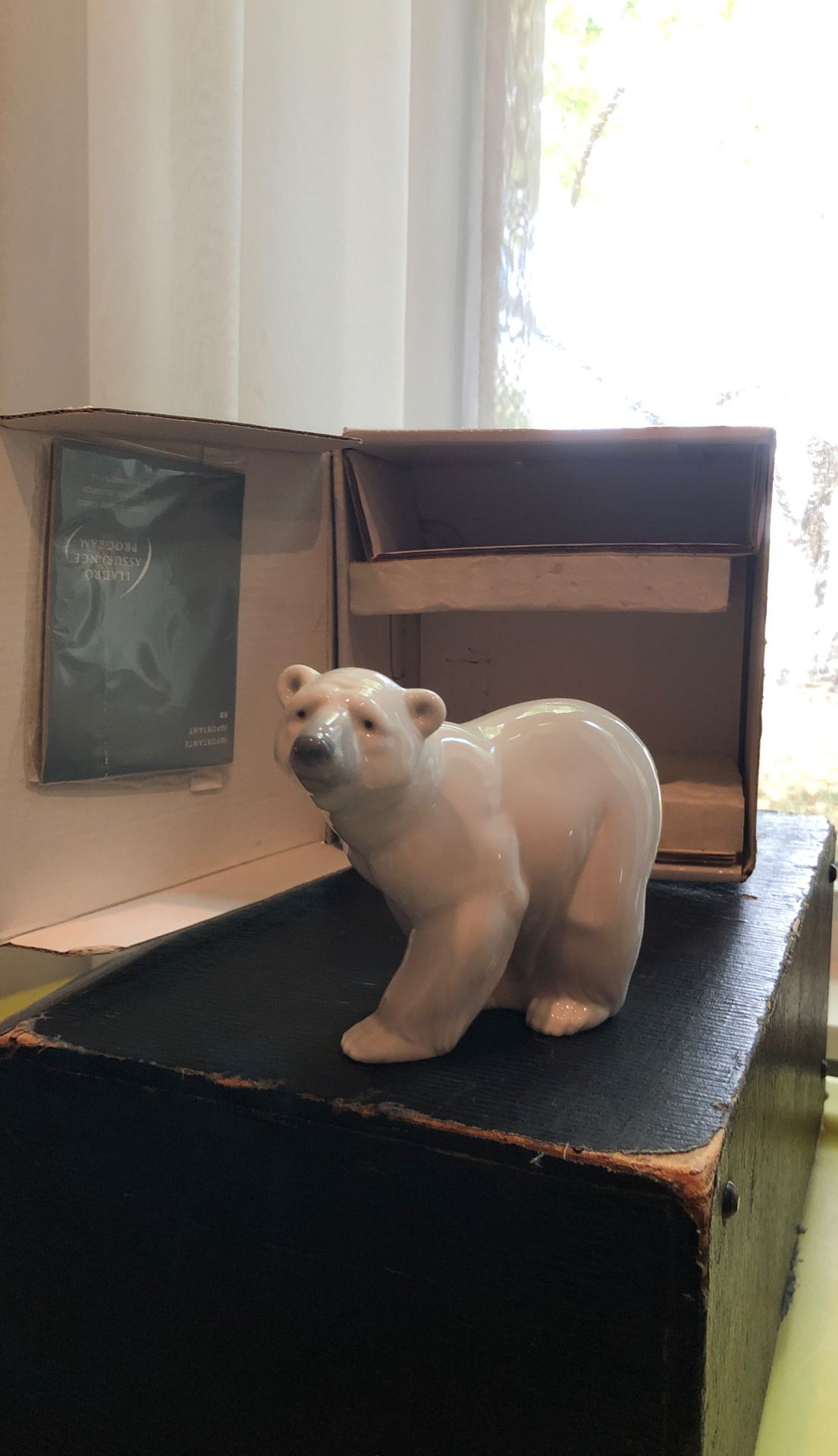 Lladro Attentive Bear