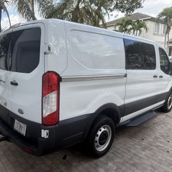 Ford Transit 250 