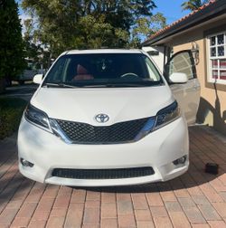2012 Toyota Sienna