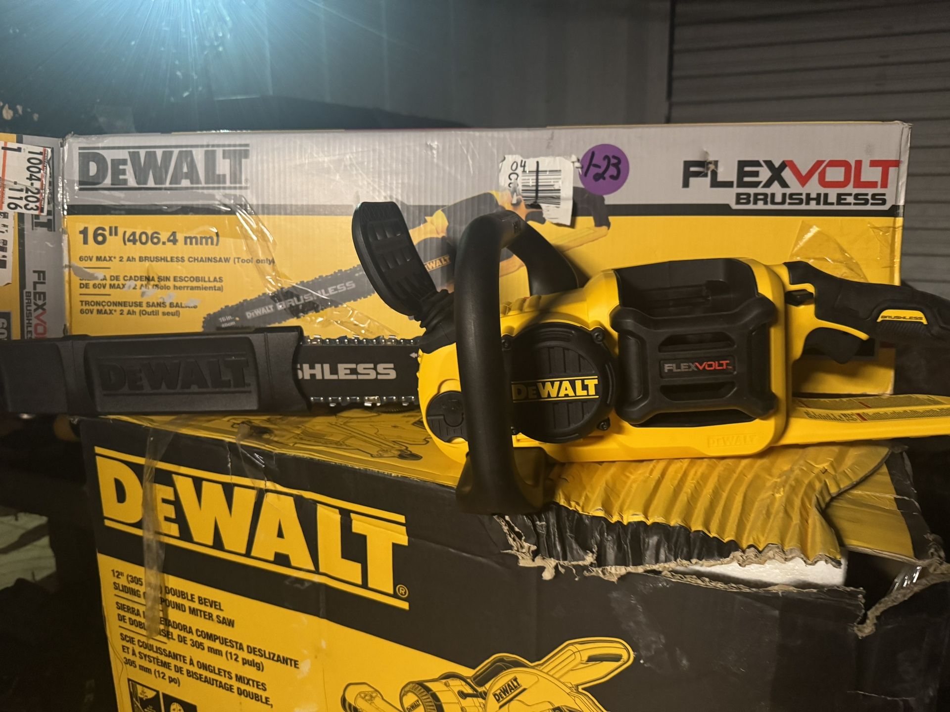 Dewalt Chainsaw 16” Flexvolt