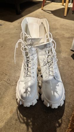 White mid calf boots (size 7)