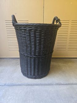 Laundry wicker basket