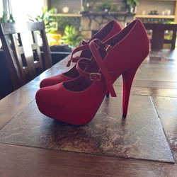 Size 9 Never Worn High Heels 