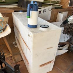 Detailing Equipement Water Tank 