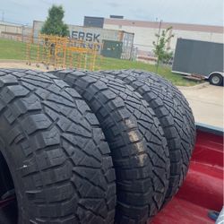 Neato Tires For Sale Size 17, 12 1/2 X 34 