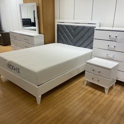 GLOSSY WHITE GORGEOUS BEDROOM SET! DELIVERY TODAY! 