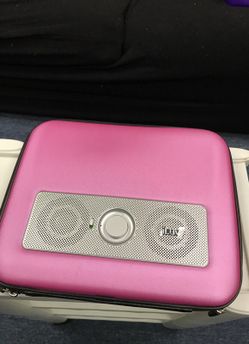 iLuv IPad Case with Speaker. Brand New. $10