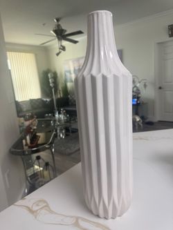 Pretty Home Decoration Vase from Z Gallery ! Brand New