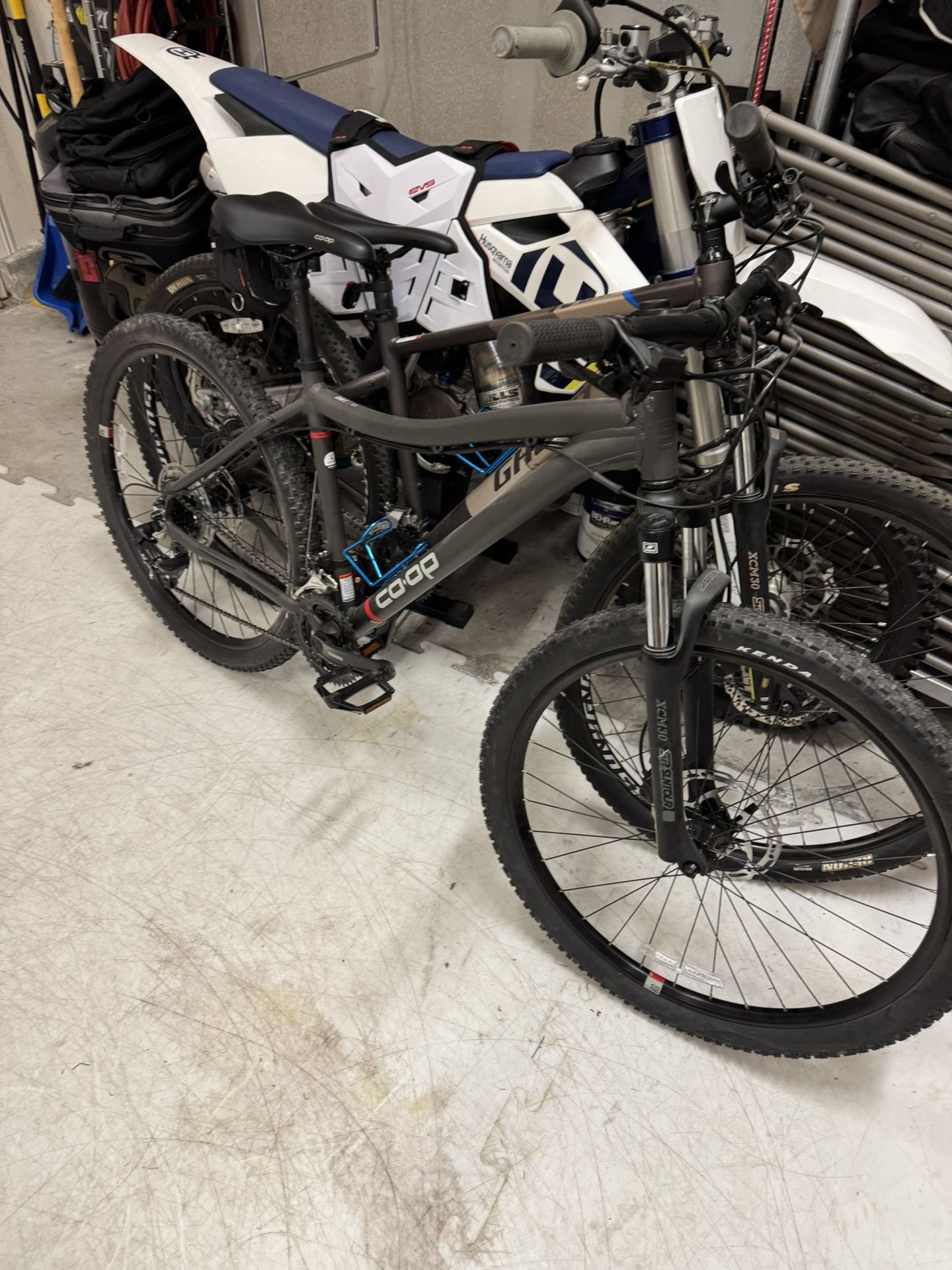 Mountain Bike Large REI Co-Op DRT 1.1