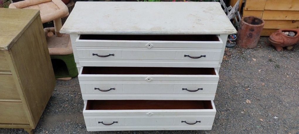 Dresser and Mirror 75$