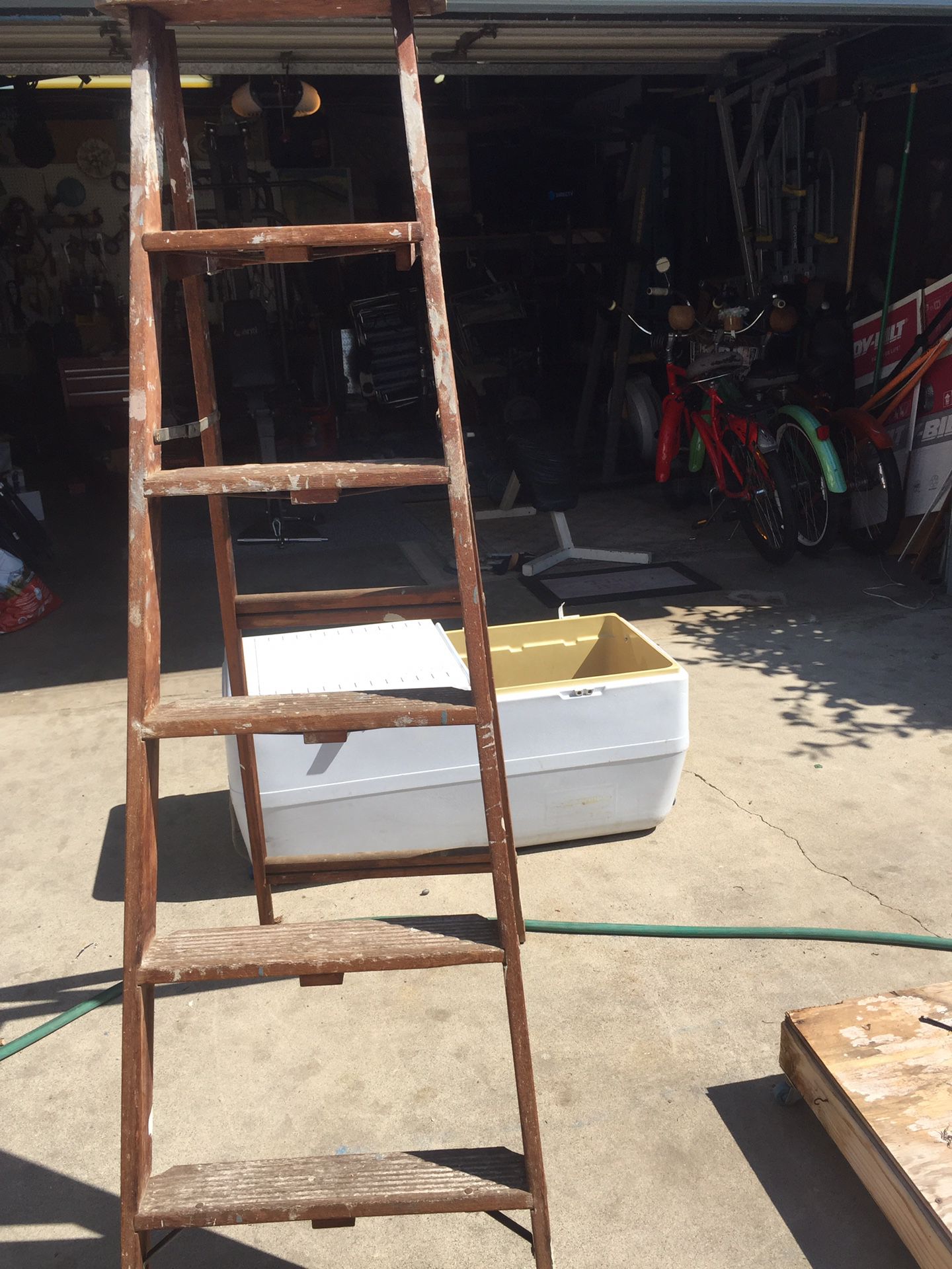 Large cooler and wood ladder, for the outrages price of free🤘