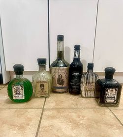 HALLOWEEN PROPS/ DECOR…SET OF CREEPY POTION BOTTLES
