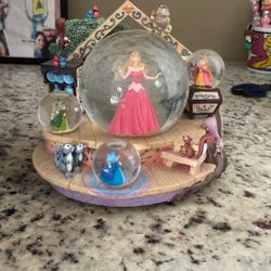 Sleeping Beauty Snow globe 