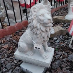 Garden Concrete LION Statue  12 Inch