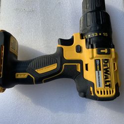 DeWalt DCD778B 20V Max 2 Speed 1/2" Cordless Brushless Hammer Drill Tool only  It brand new and working like champ 