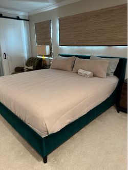 King Bed Platform Frame Velvet Upholstered