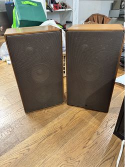 ADS L710 speakers