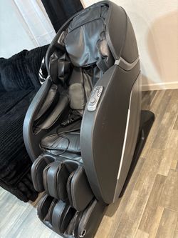 Full body and feet massage chair with heating option and Bluetooth