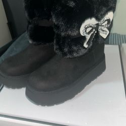 Women’s Guess Boots 