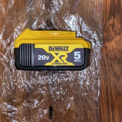 (1) Dewalt  20v Max XR 5.0 Ah Battery (DCB205)