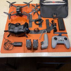 DJI FPV Drone Combo