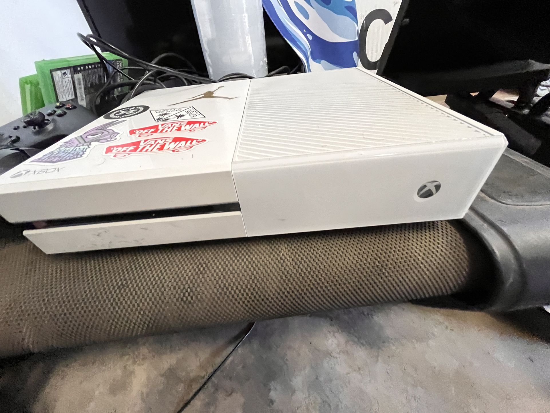 Xbox One With Controller And Mic