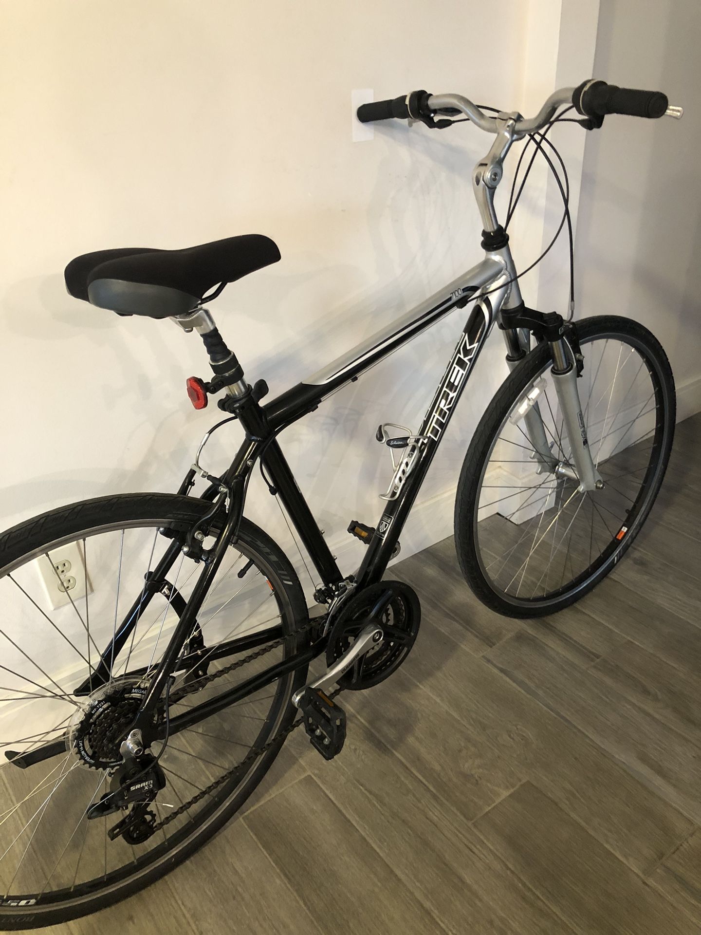 Trek Hybrid Bike Large Leisure Trail Commuter Ready/Ride for Sale in Winter Springs, FL OfferUp