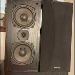 Onkyo Japan 2 Speakers & Reciver amplifier