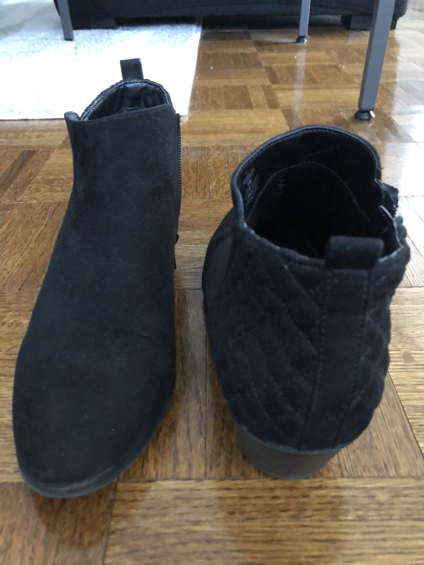 Style & Co Women’s Wessley black faux suede quilted bootie size 9 used but nice