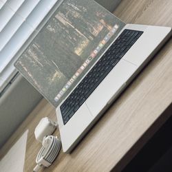 Apple MacBook Pro 14-inch M4 Pro Chip! 24GB Ram, 1TB SSD! Silver New With Warranty! Retail Over $2600 Asking $2200