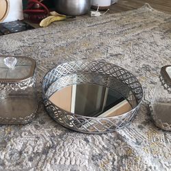 1round And Two Storage 