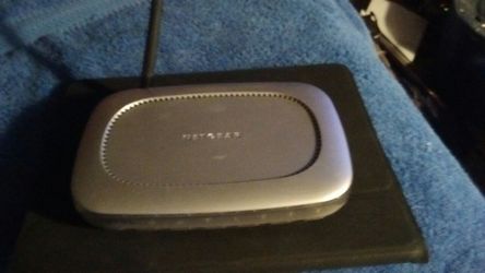 NETGEAR MR814 Wireless Router with Switch